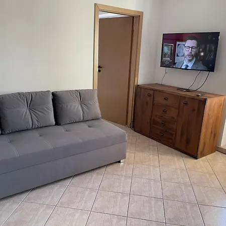 Holiapart In Powstancow Warszawy Апартаменты Стегна